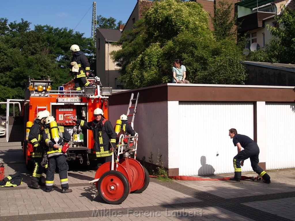 Brand Wohnung mit Menschenrettung Koeln Vingst Ostheimerstr  P025.JPG